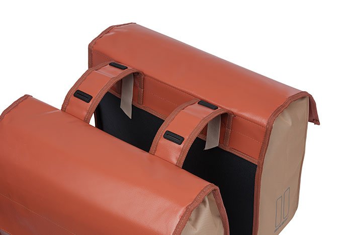 BASIL URBAN LOAD DUPLA TÁSKA [15 cm x 37 cm x 34 cm] [VÖRÖS]