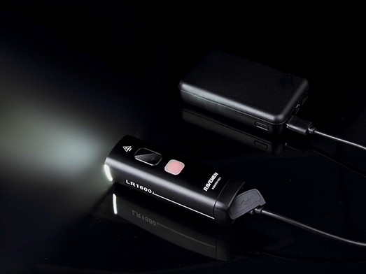 RAVEMEN LR1600 AKKUMULÁTOROS ELSŐ LÁMPA